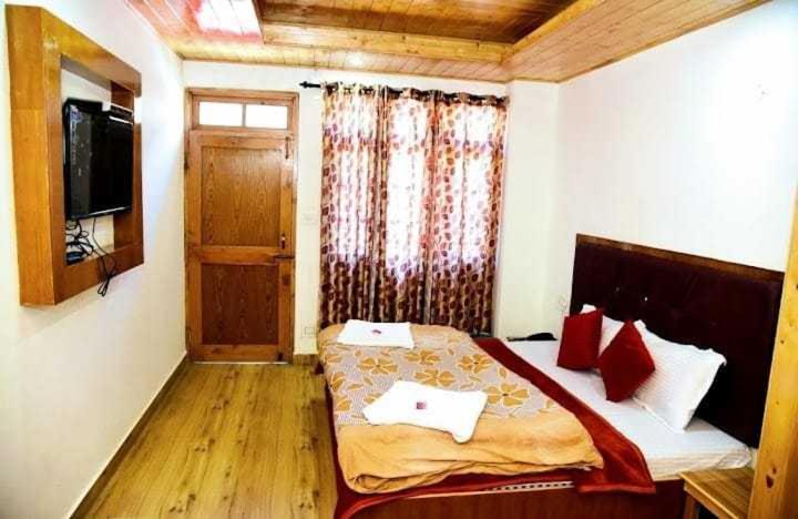 Himalayan Palace Hotel Manali  Bagian luar foto